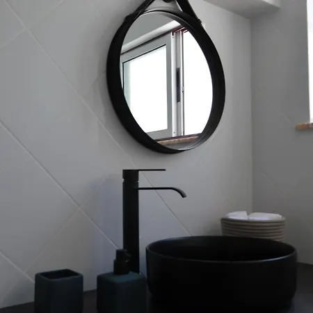 Porta 4 - Patio Do Pescador * Nazaré