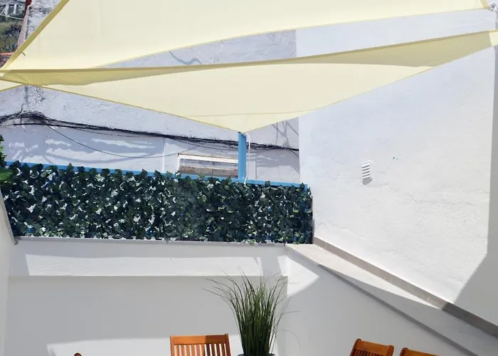 Porta 4 - Patio Do Pescador נאזרה